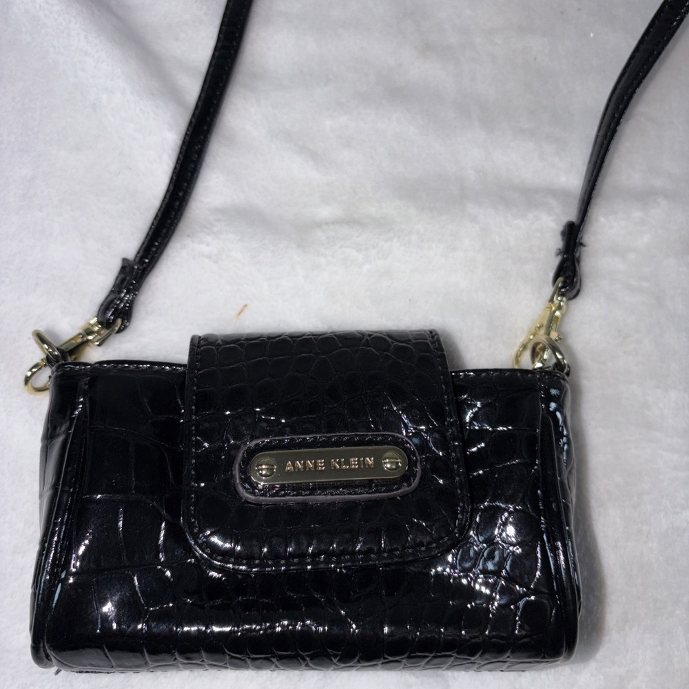 Ann Klein crossbody Wallet on a Chain Faux Crocodile Gold Logo Plate Y2K Classic